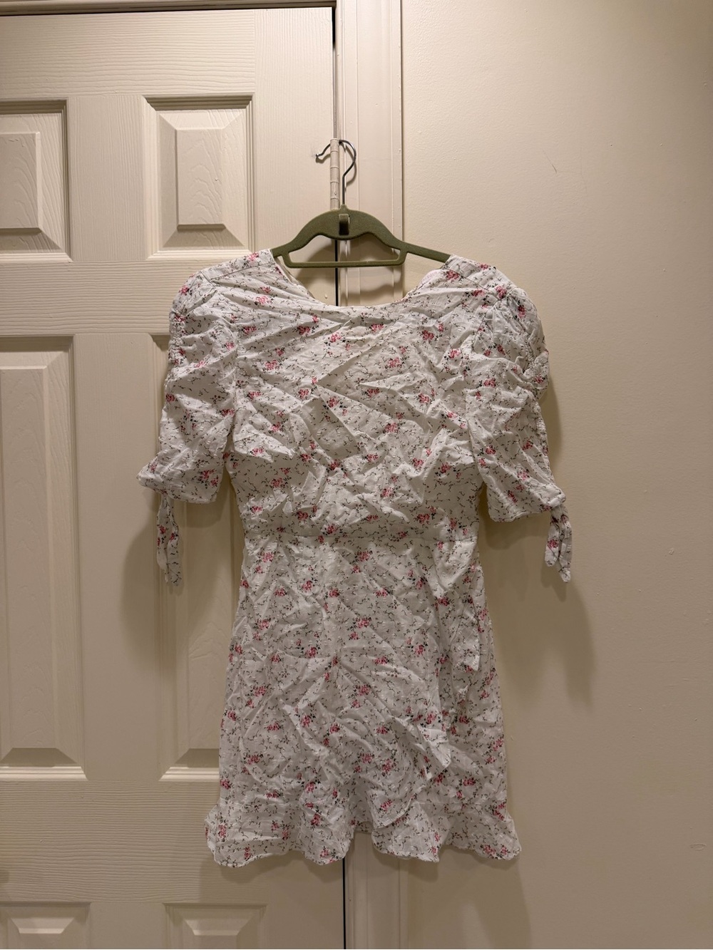 White Floral Puff-Sleeve Mini Dress